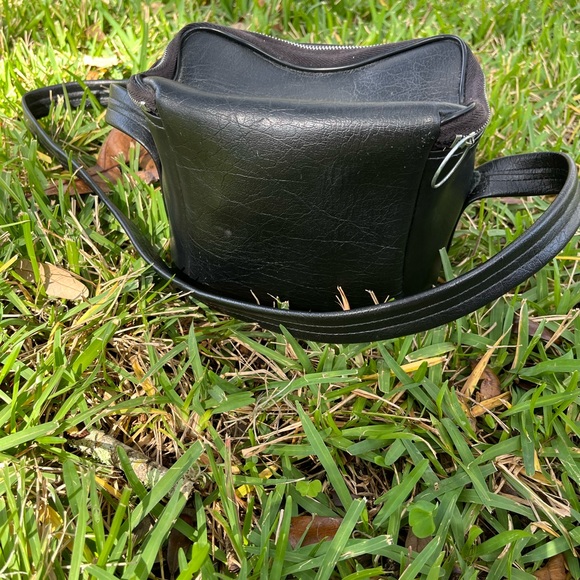 Vintage Polaroid Pronto Instant Camera with Carrying Bag - Picture 8 of 8